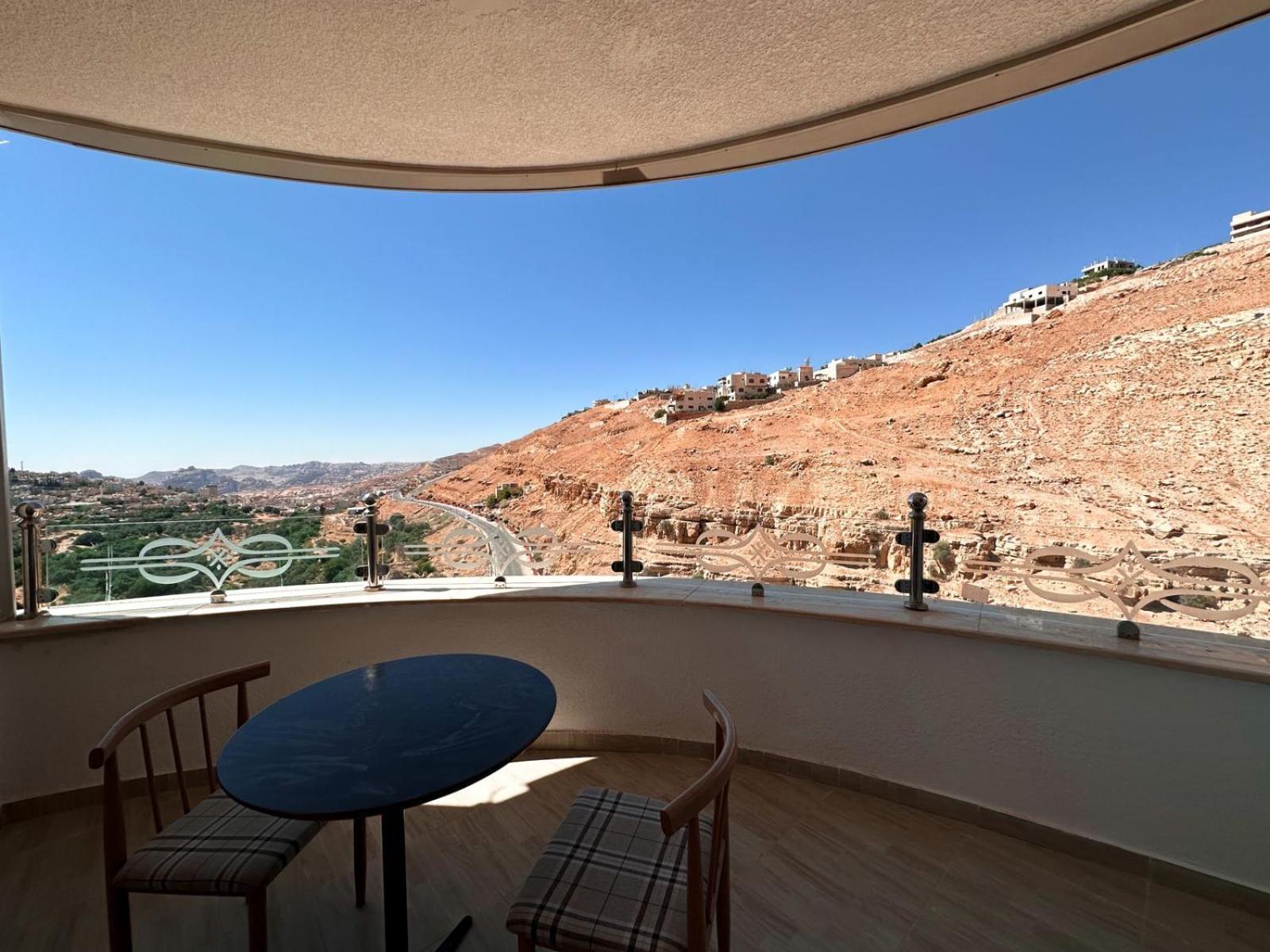 Petra Canyon Hotel วาดี มูซา ภายนอก รูปภาพ